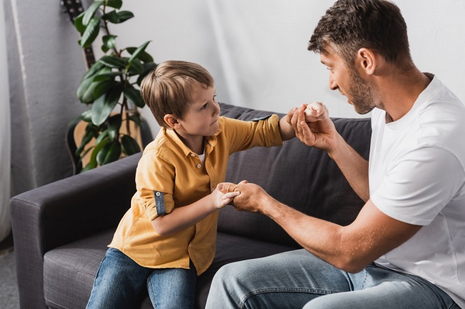 dads-should-demonstrate-healthy-emotions