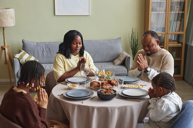 fatherhood-101-table-manners-to-teach-kids